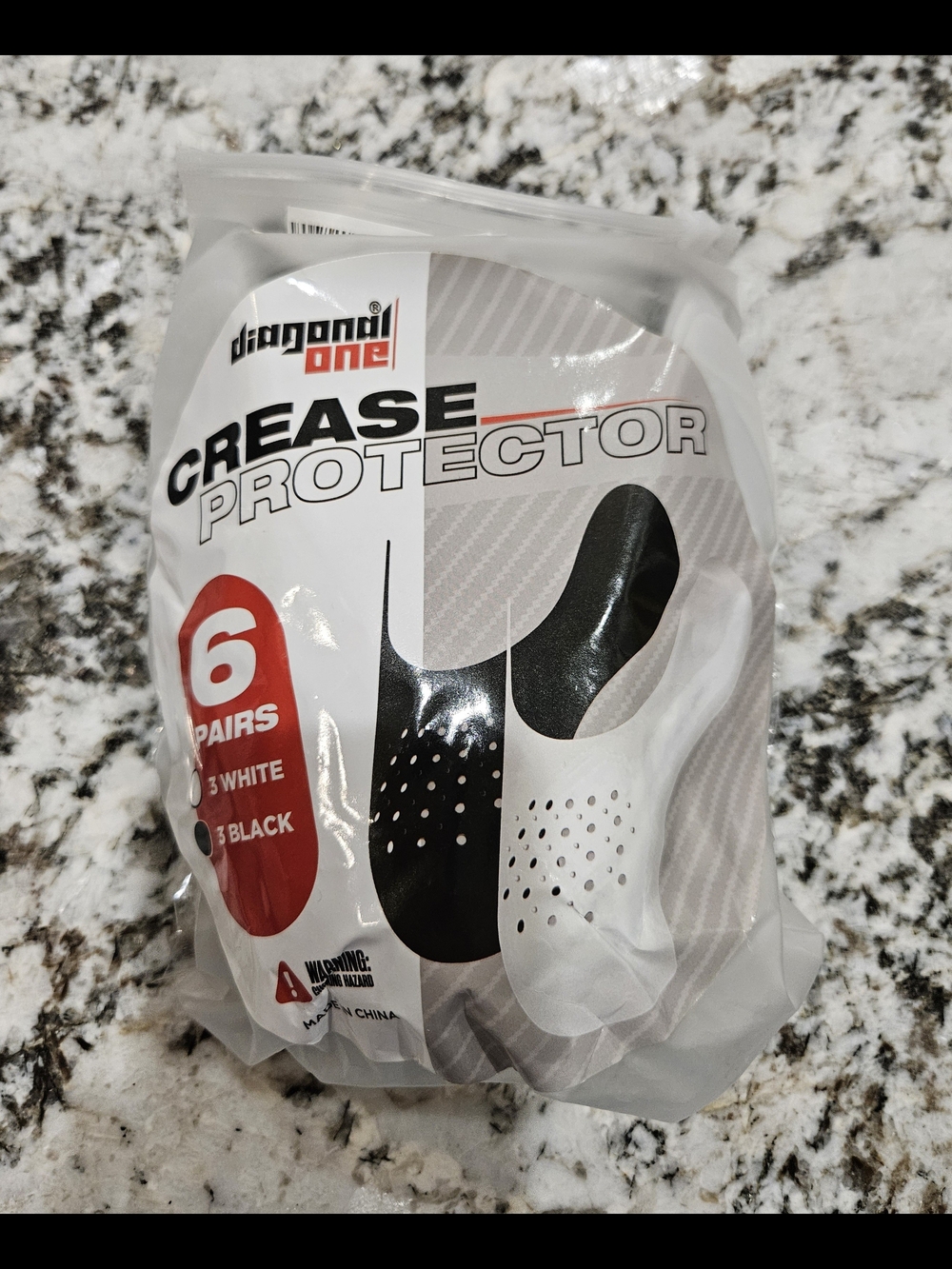 Diagonal One Crease Protector No-Show Socks in Black & White